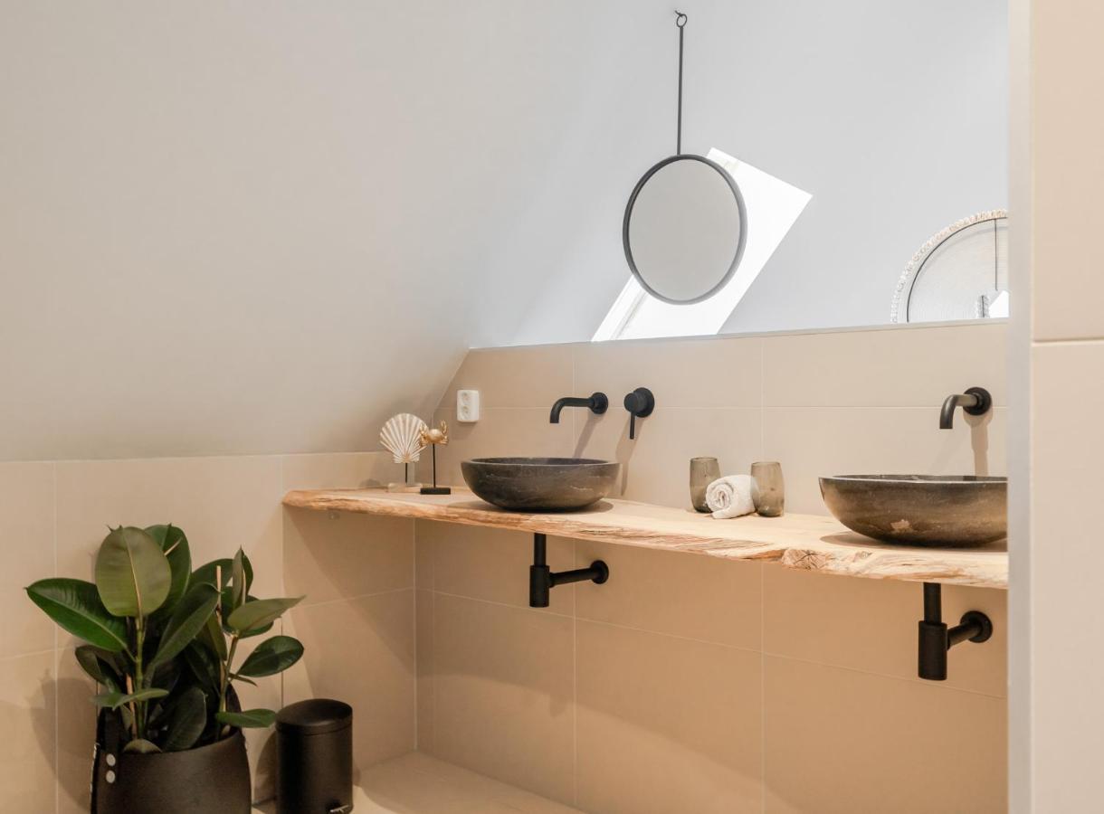 99 Lifestyle Suite Zwaag Luaran gambar